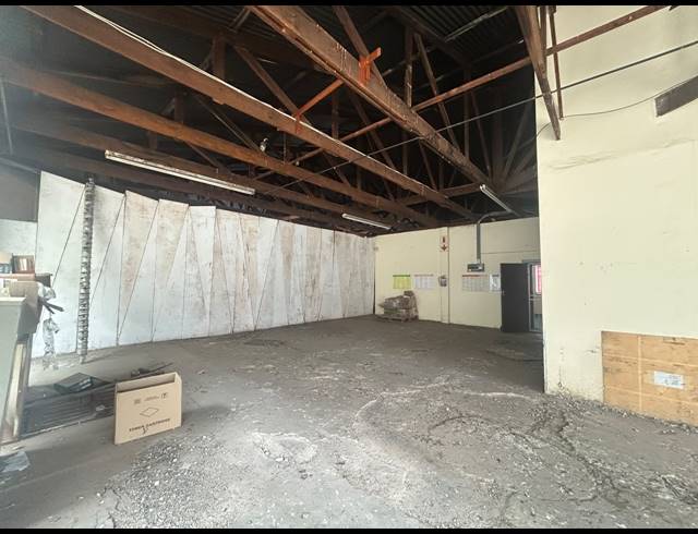 1,508M² WAREHOUSE TO LET IN NEWLANDS